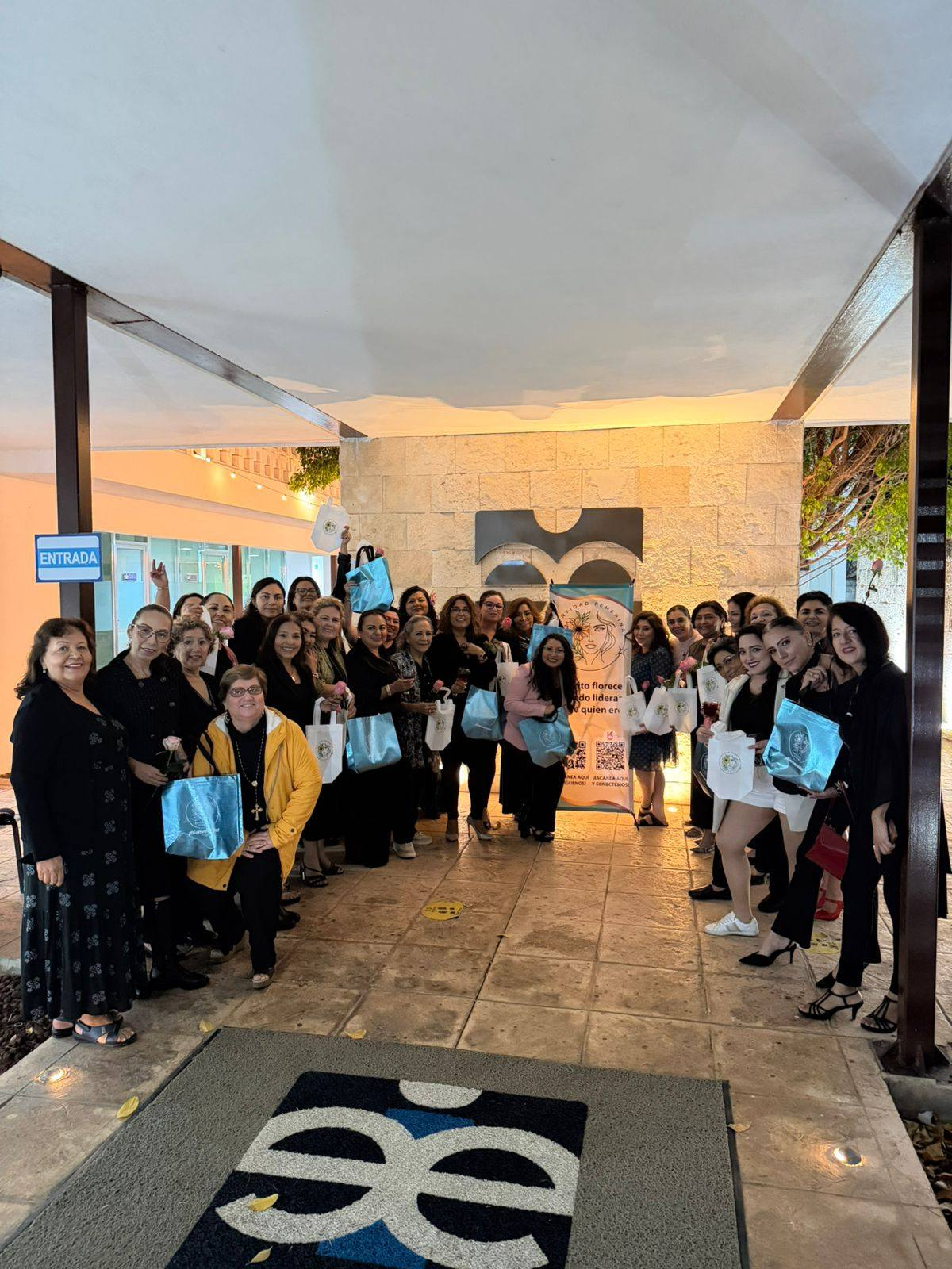 Momento Identidad Femenina