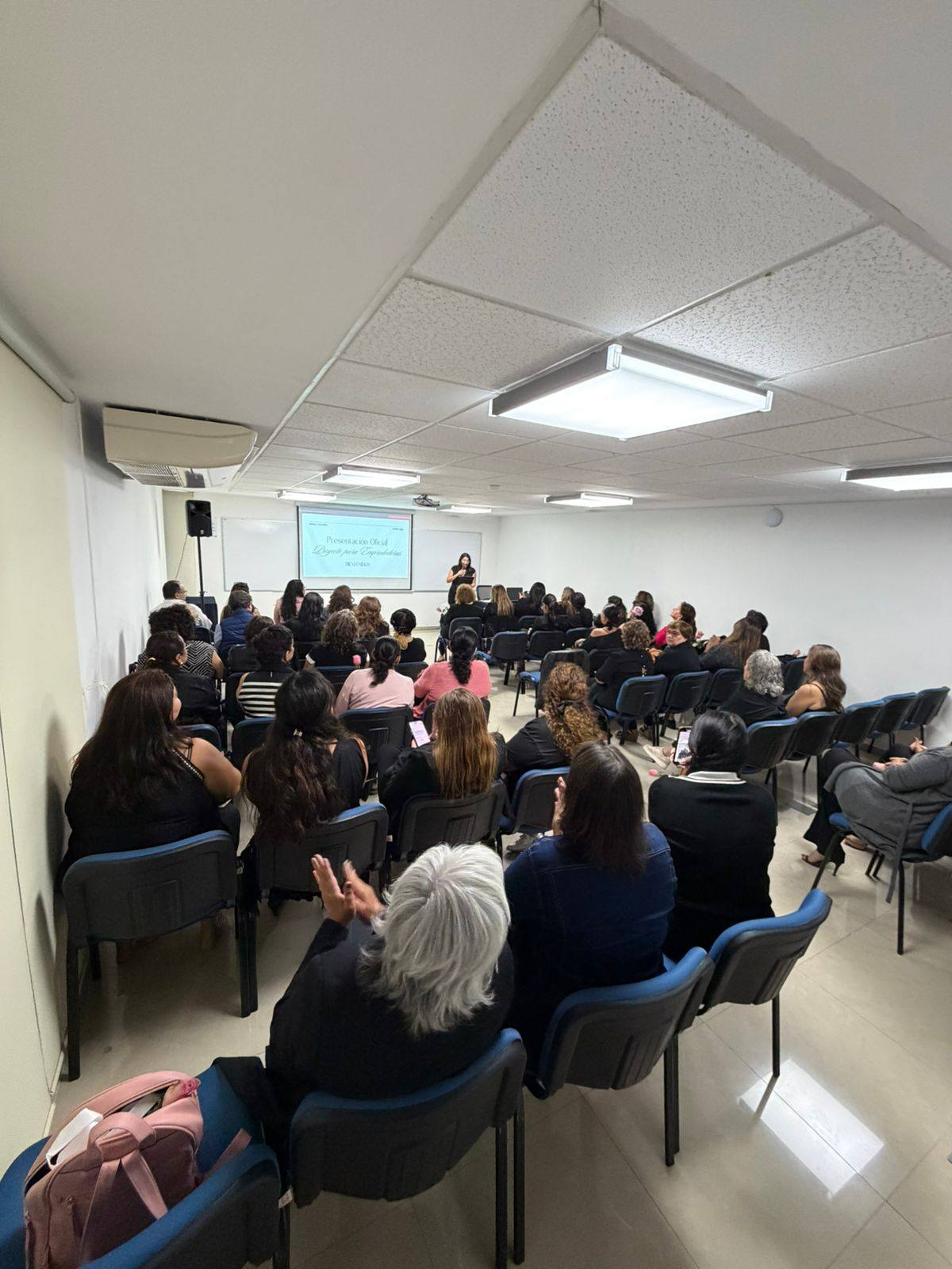 Momento Identidad Femenina